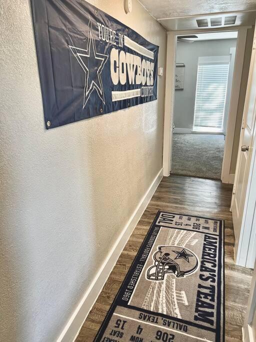 Lovely 2-Bedroom Condo Next To At&T Stadium アーリントン エクステリア 写真